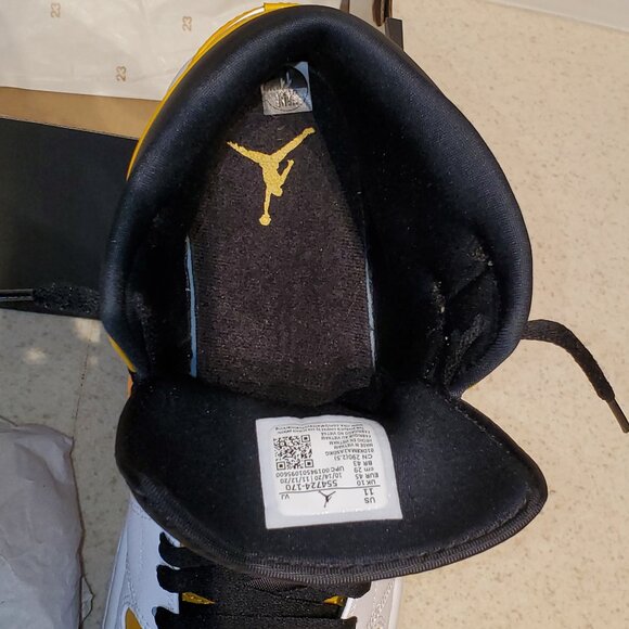 Men's Nike Mid Jordan 1 Sneakers W/Box Authentic Size 11- NHL Boston Bruins MINT - Picture 6 of 10